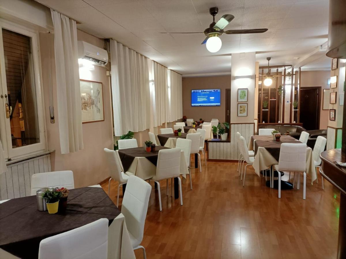 Giappone Inn Parking Hotel Livourne Extérieur photo