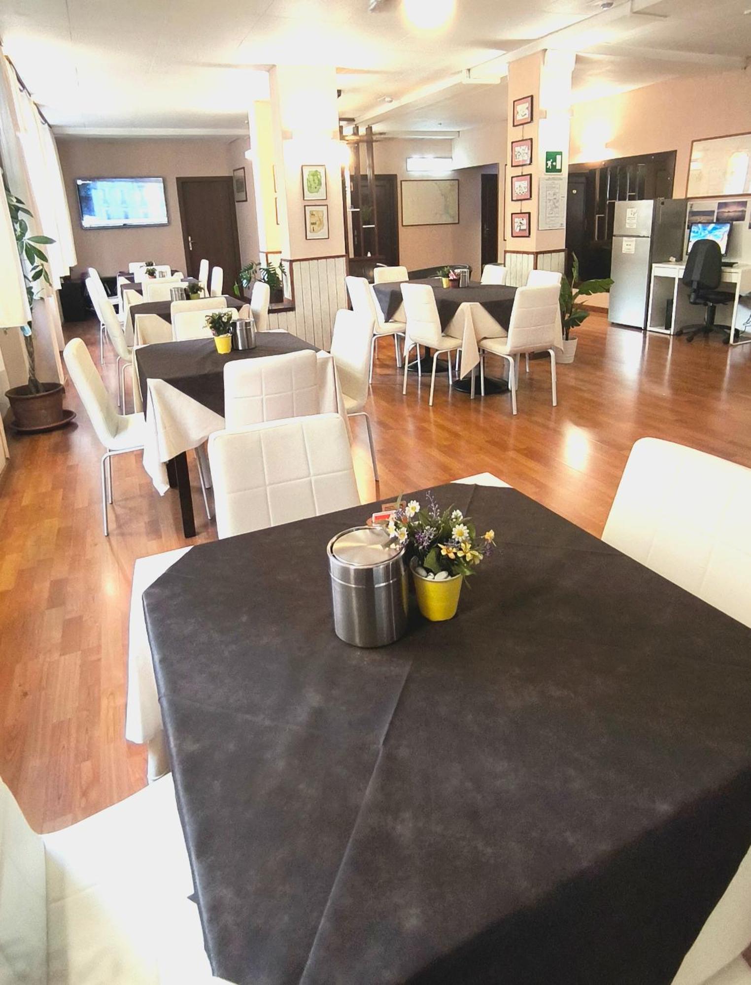 Giappone Inn Parking Hotel Livourne Extérieur photo