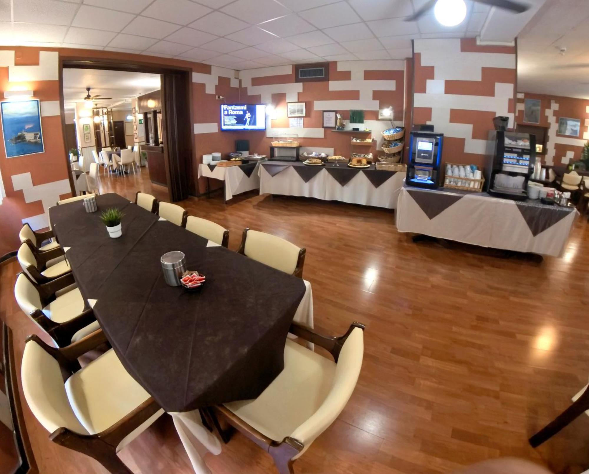 Giappone Inn Parking Hotel Livourne Extérieur photo
