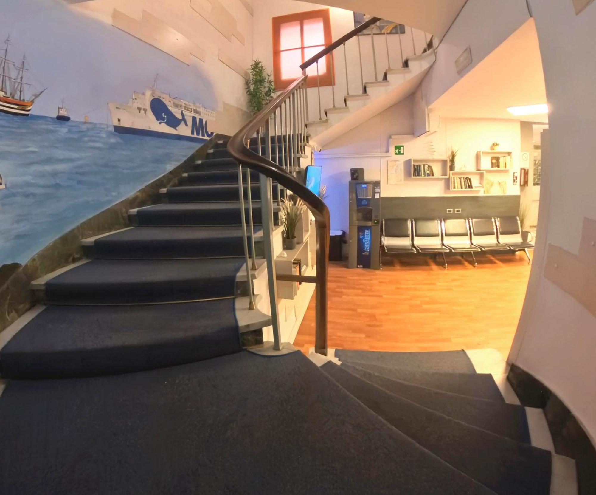 Giappone Inn Parking Hotel Livourne Extérieur photo